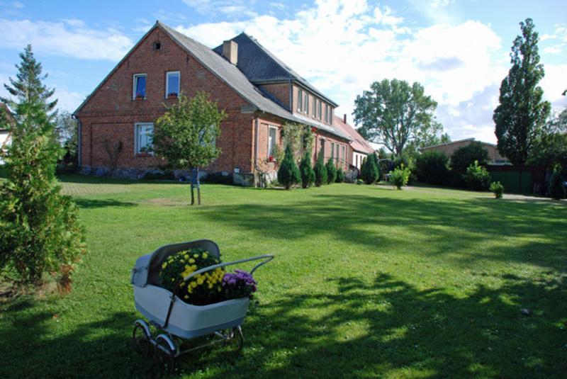 Ferienwohnungen Im Gutshaus Gnies Kültér fotó
